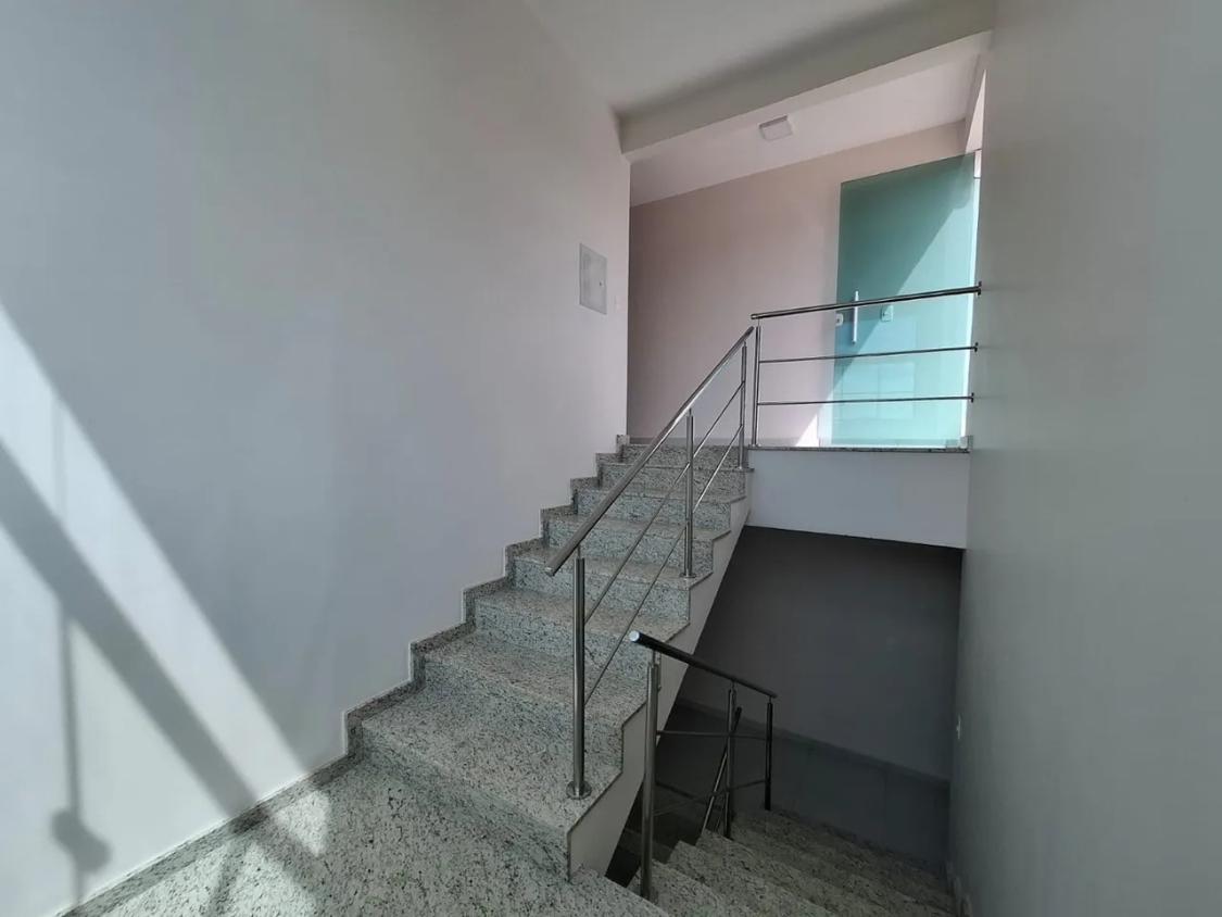 Casa à venda e aluguel com 7 quartos, 295m² - Foto 8