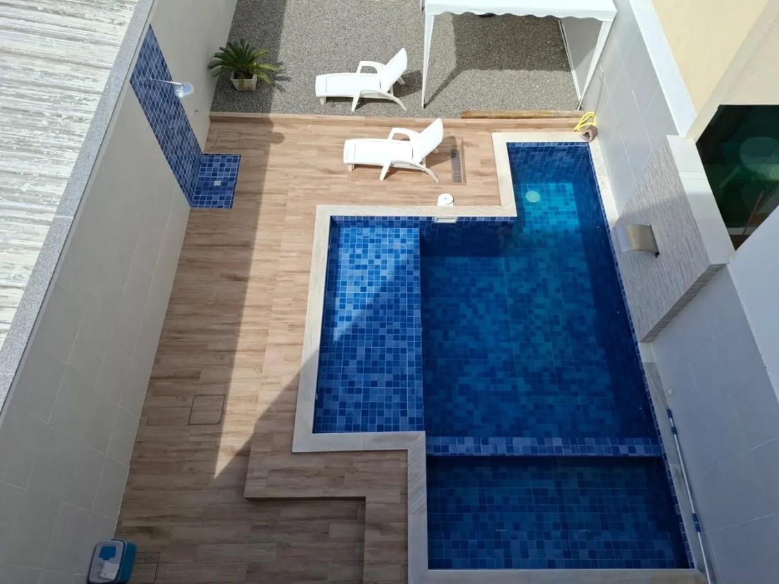Casa à venda e aluguel com 7 quartos, 295m² - Foto 1