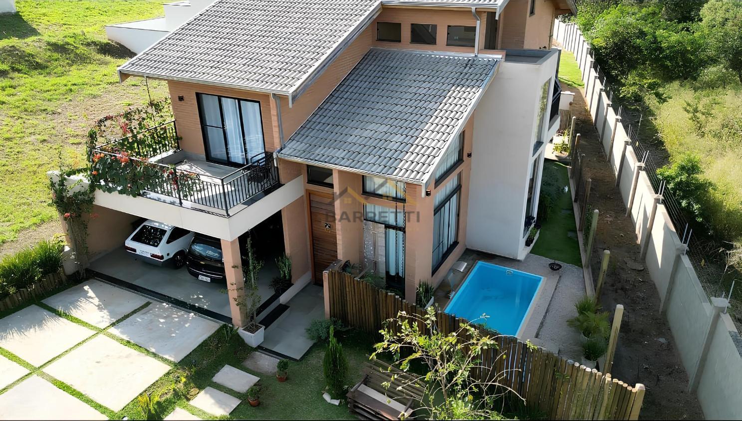 Casa de Condomínio à venda com 4 quartos, 260m² - Foto 1