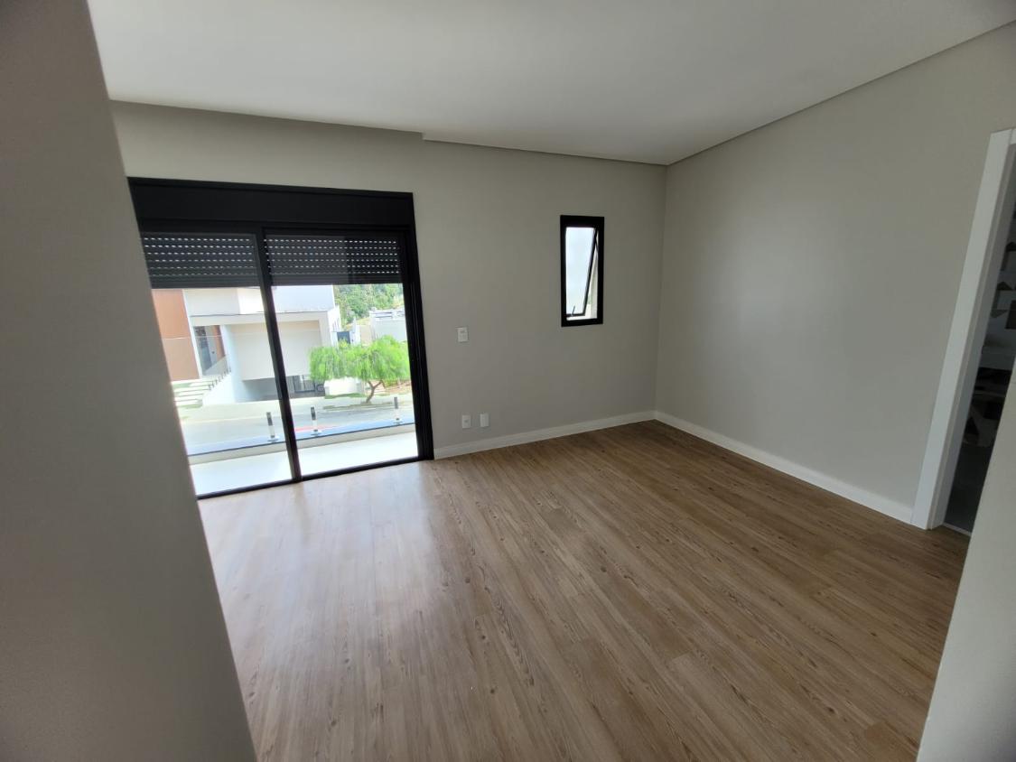 Casa de Condomínio à venda com 3 quartos, 205m² - Foto 2