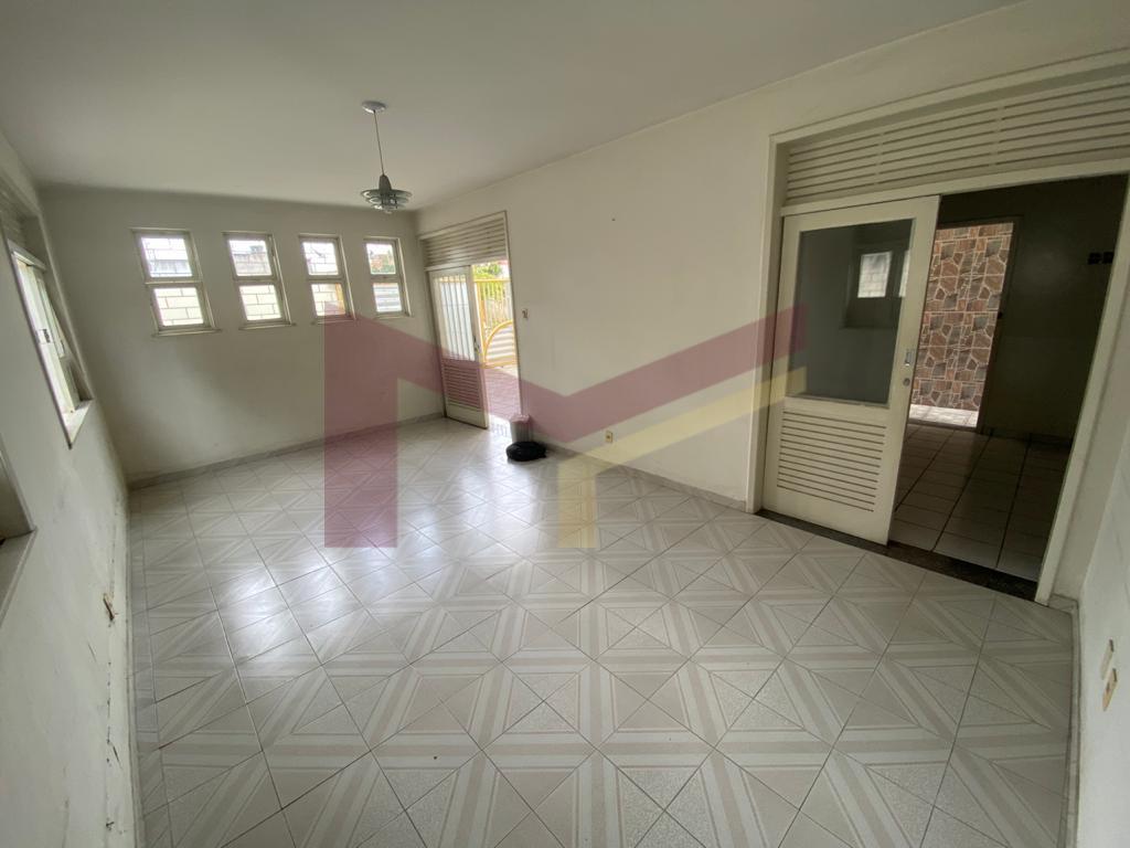Casa à venda com 3 quartos, 150m² - Foto 4