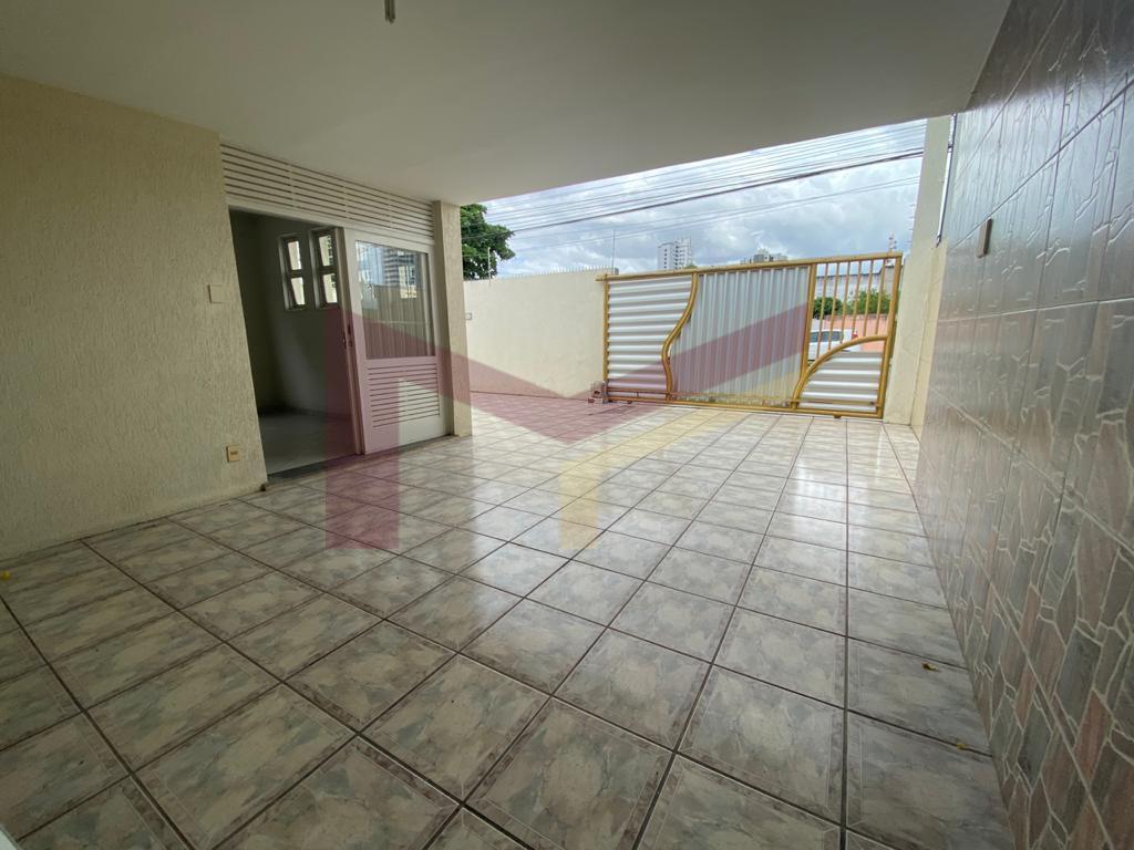 Casa à venda com 3 quartos, 150m² - Foto 3
