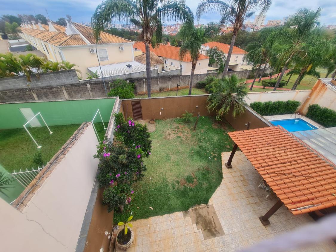 Casa de Condomínio à venda com 3 quartos, 200m² - Foto 1