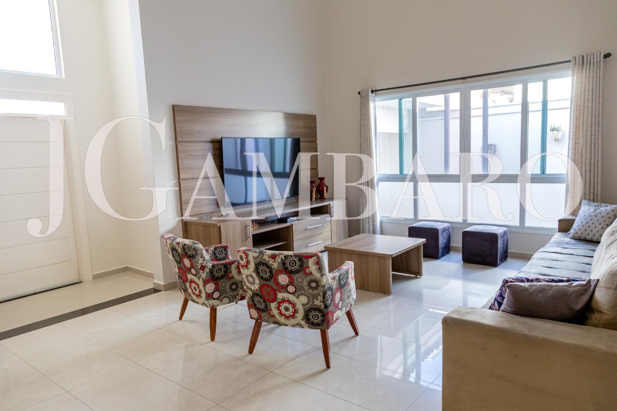 Casa de Condomínio à venda com 3 quartos, 250m² - Foto 1
