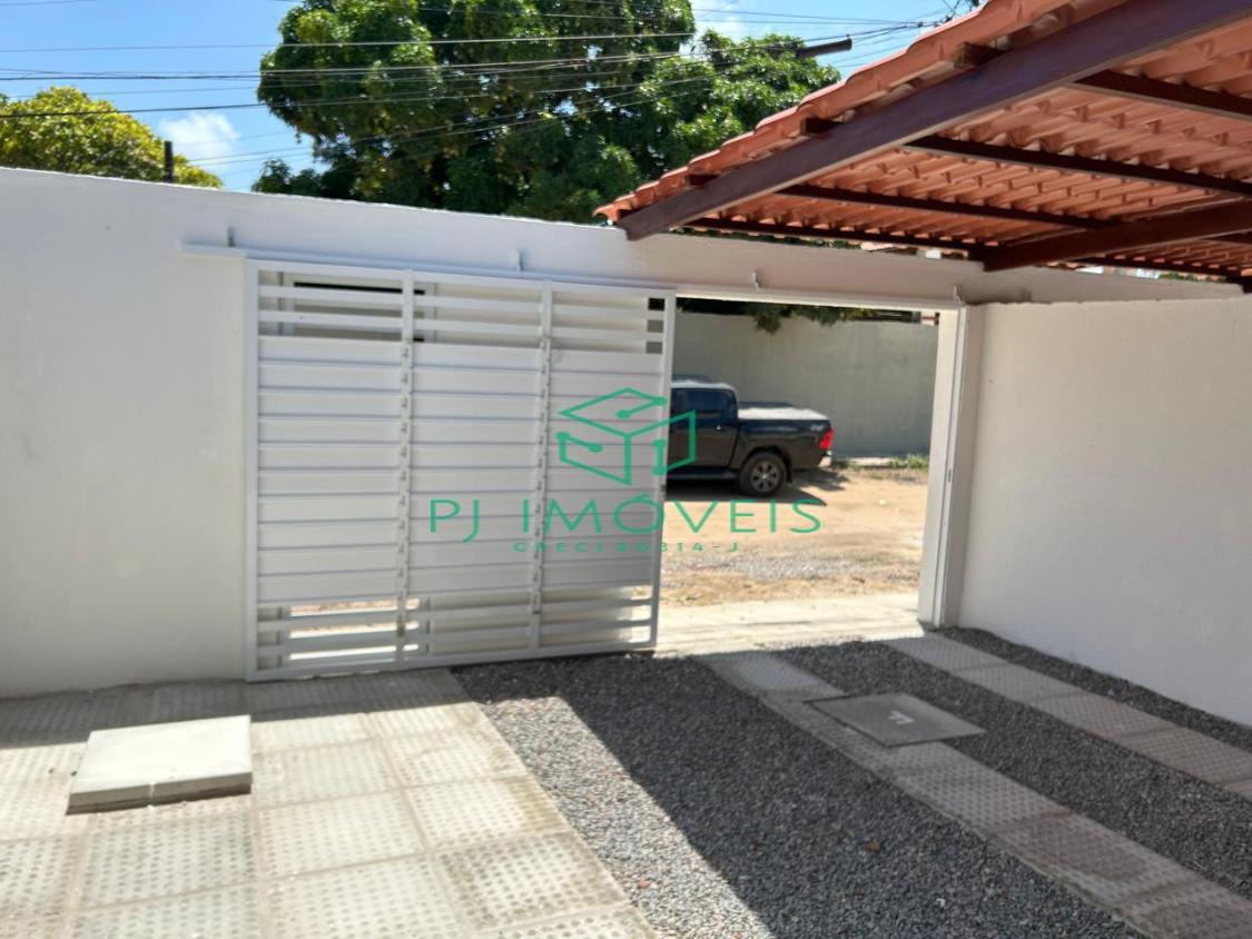 Casa à venda com 2 quartos, 45m² - Foto 4