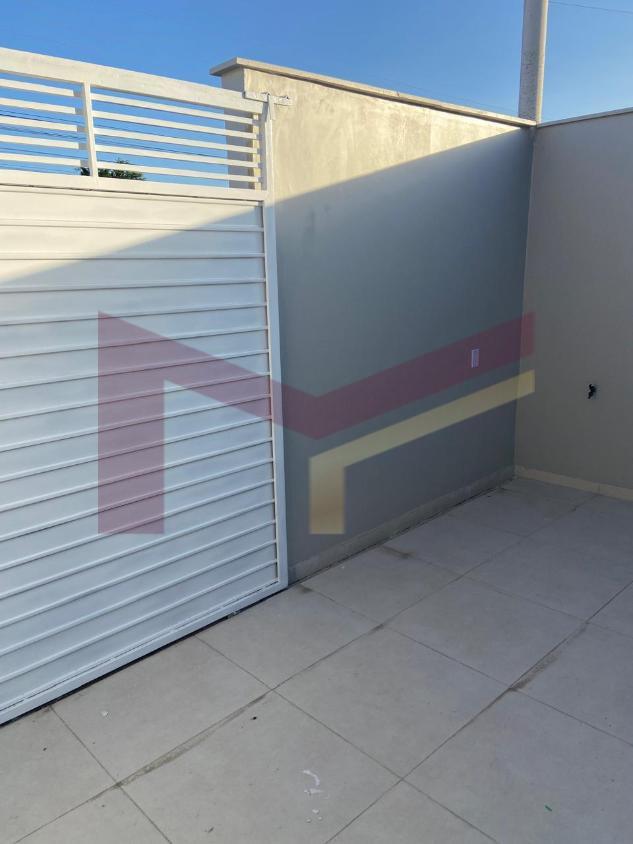 Casa à venda com 2 quartos, 57m² - Foto 4