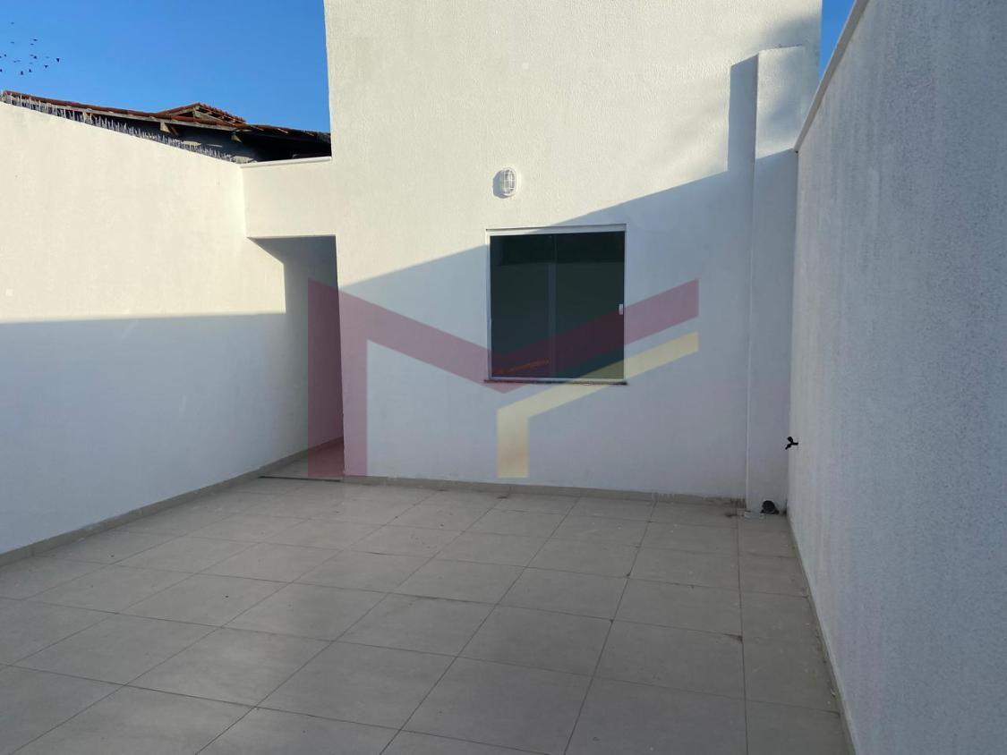 Casa à venda com 2 quartos, 57m² - Foto 10