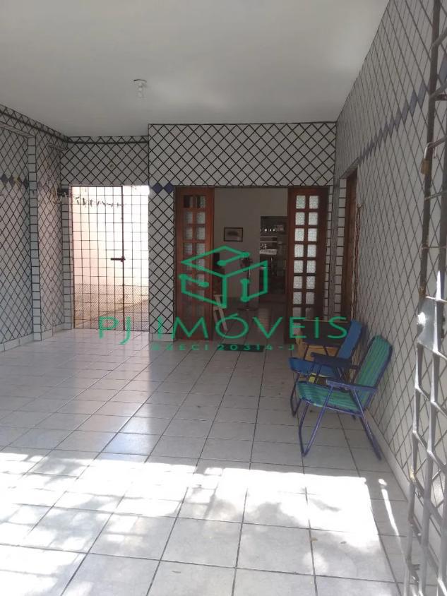 Casa para alugar com 6 quartos, 300m² - Foto 3