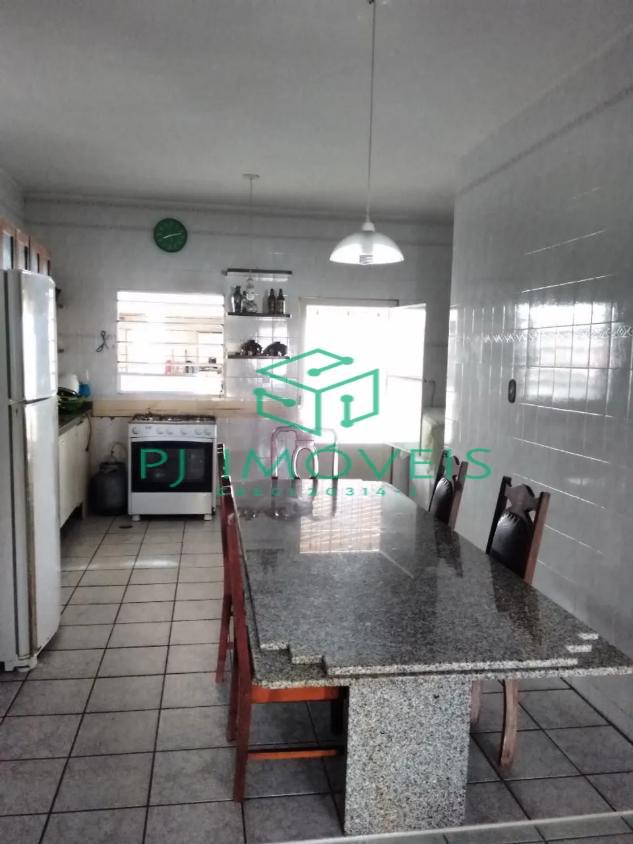Casa para alugar com 6 quartos, 300m² - Foto 4
