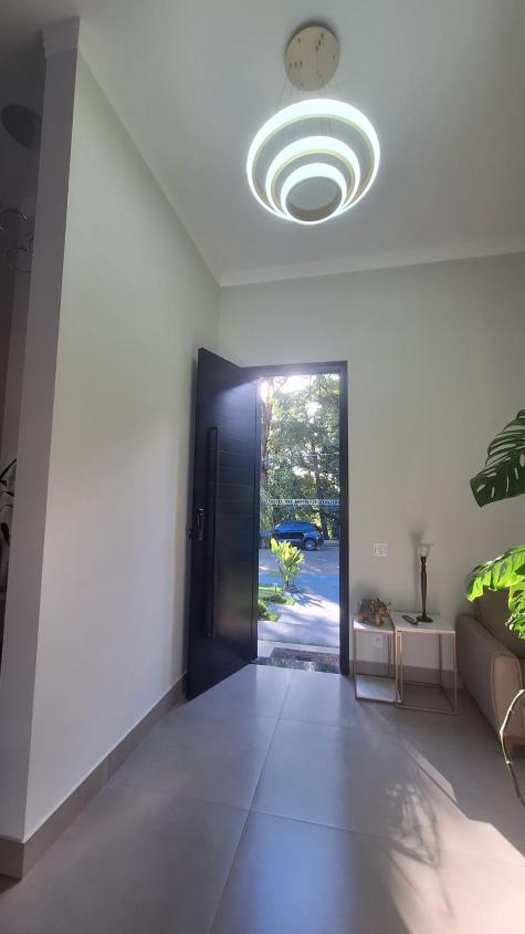 Casa de Condomínio à venda com 3 quartos, 296m² - Foto 4