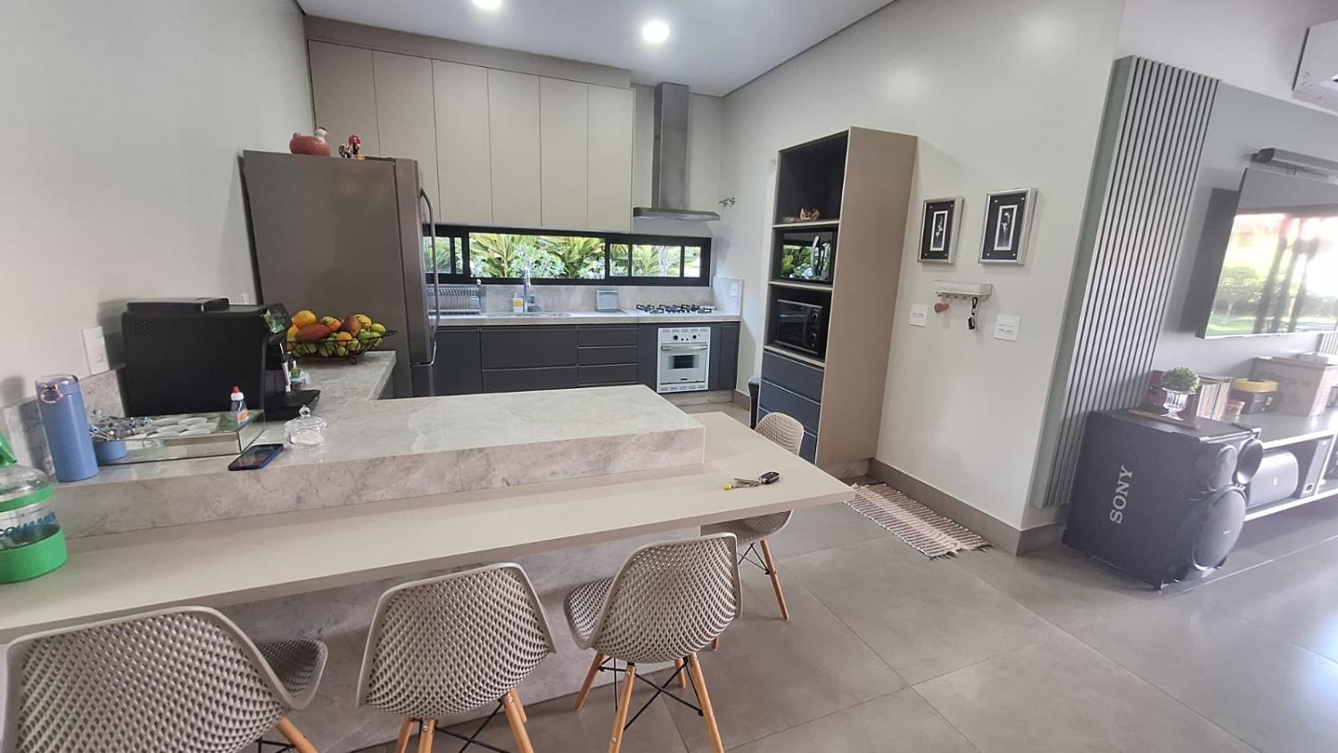 Casa de Condomínio à venda com 3 quartos, 296m² - Foto 9