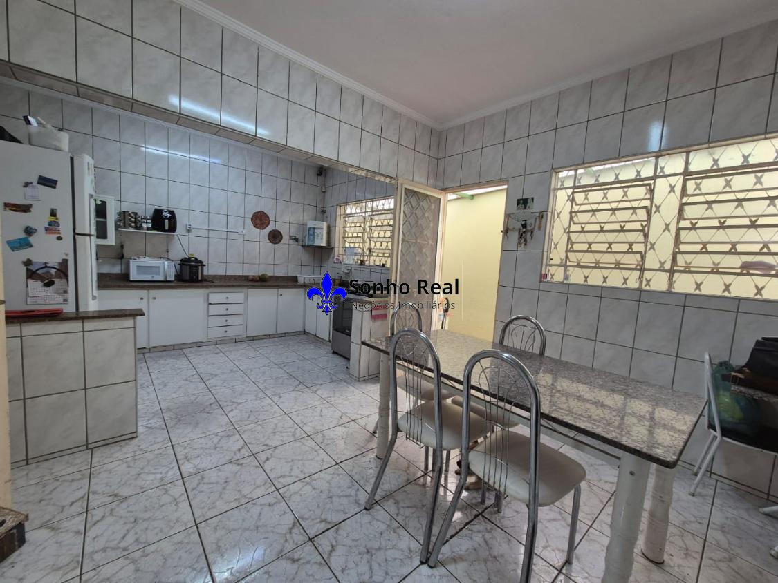Casa à venda com 3 quartos, 174m² - Foto 9