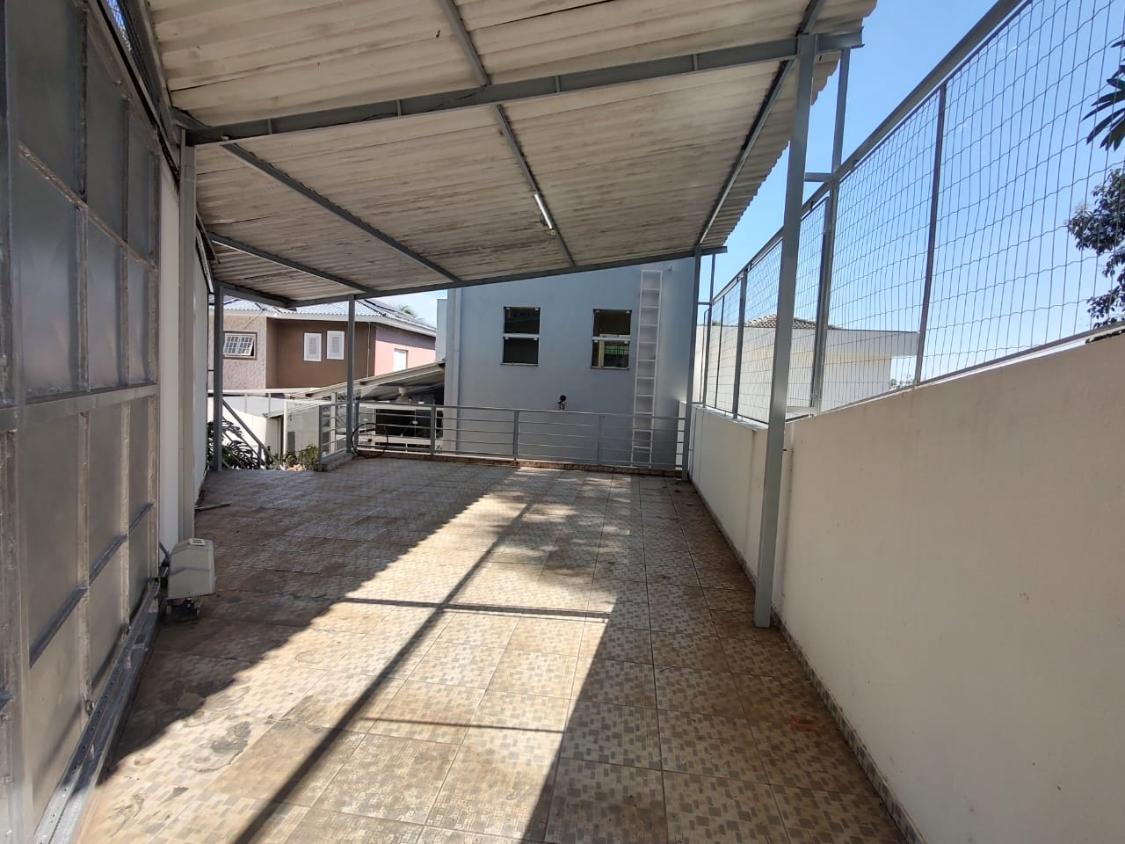 Casa à venda com 3 quartos, 250m² - Foto 6