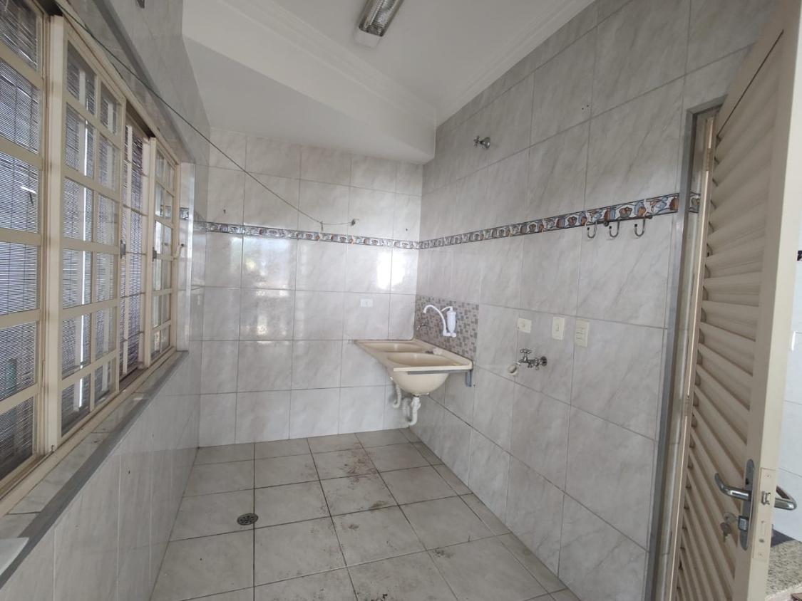 Casa à venda com 3 quartos, 250m² - Foto 9