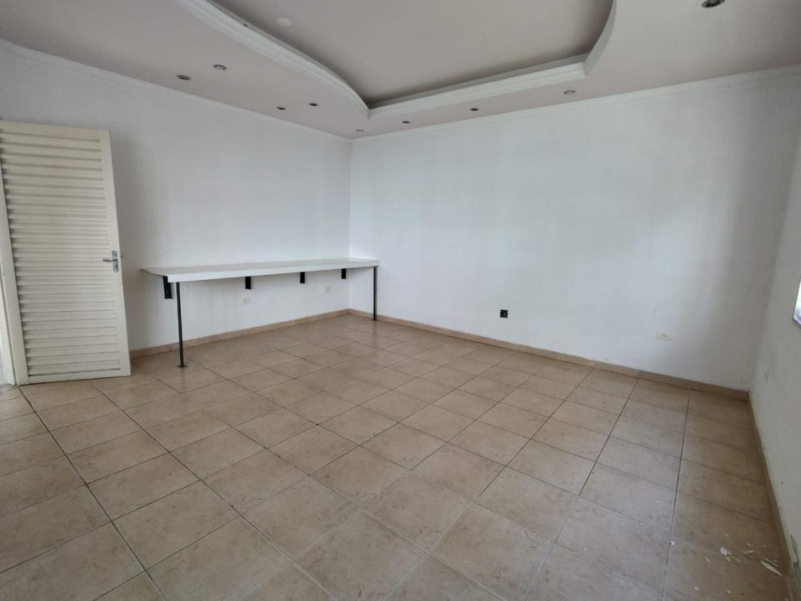 Casa à venda com 3 quartos, 250m² - Foto 10