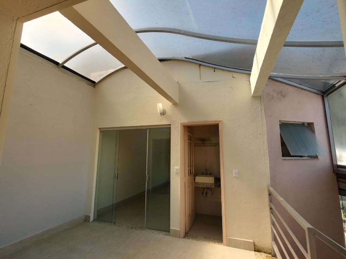 Casa à venda com 3 quartos, 250m² - Foto 17