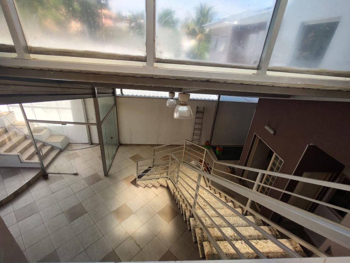 Casa à venda com 3 quartos, 250m² - Foto 18