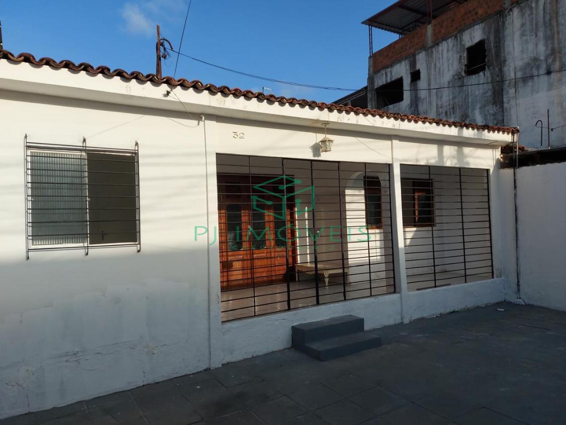Casa à venda com 3 quartos, 135m² - Foto 1
