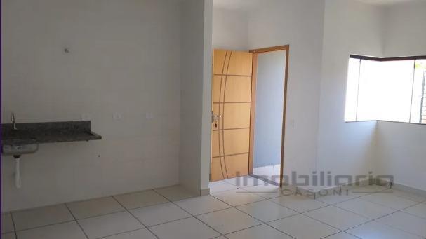 Casa à venda com 3 quartos, 81m² - Foto 2