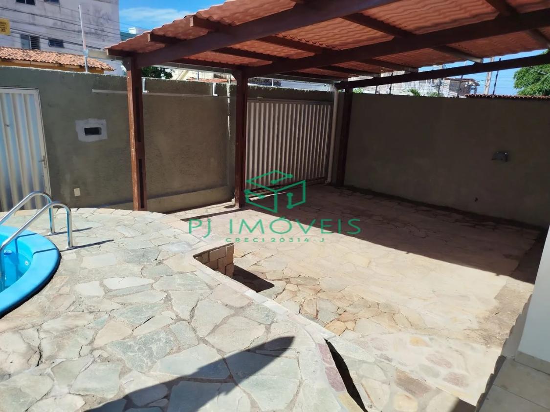 Casa à venda com 3 quartos, 204m² - Foto 4