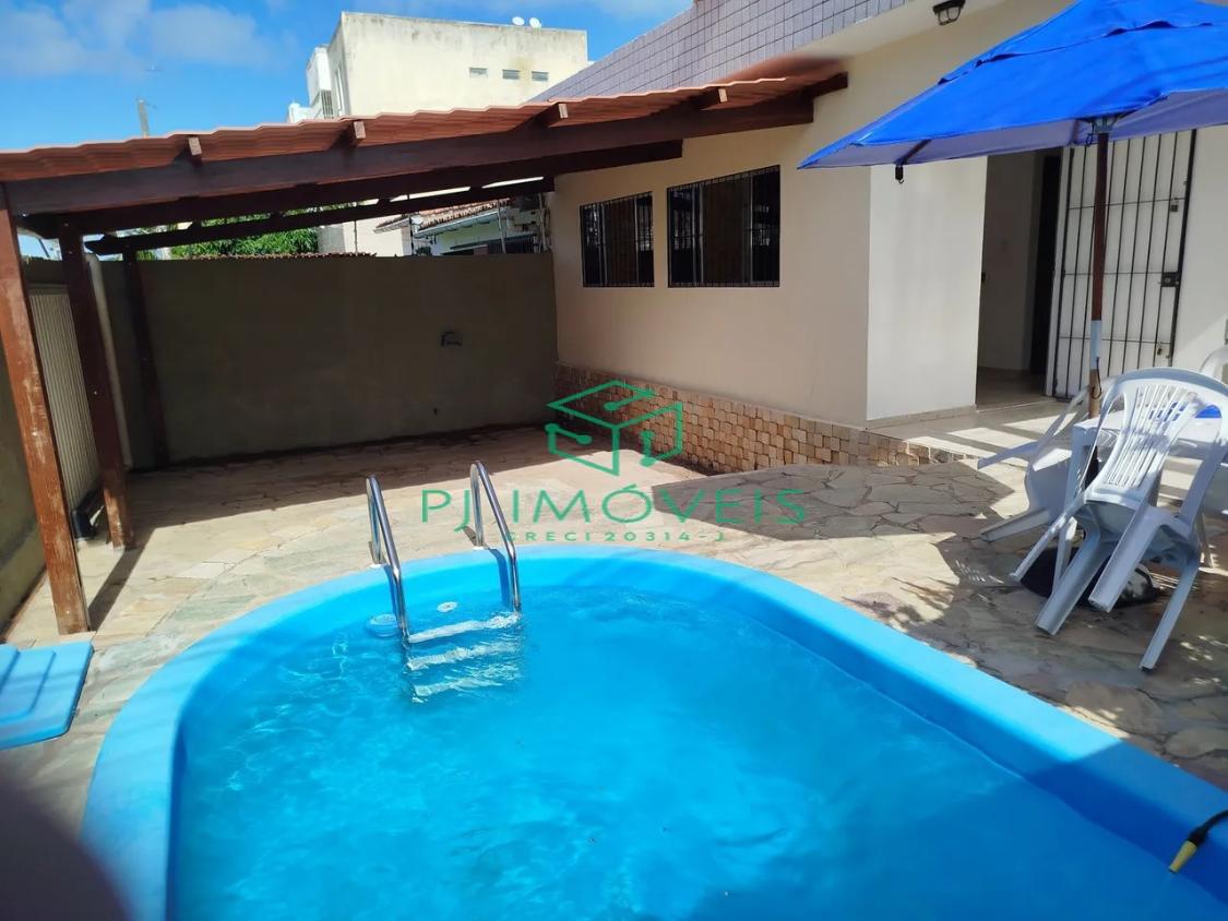 Casa à venda com 3 quartos, 204m² - Foto 1