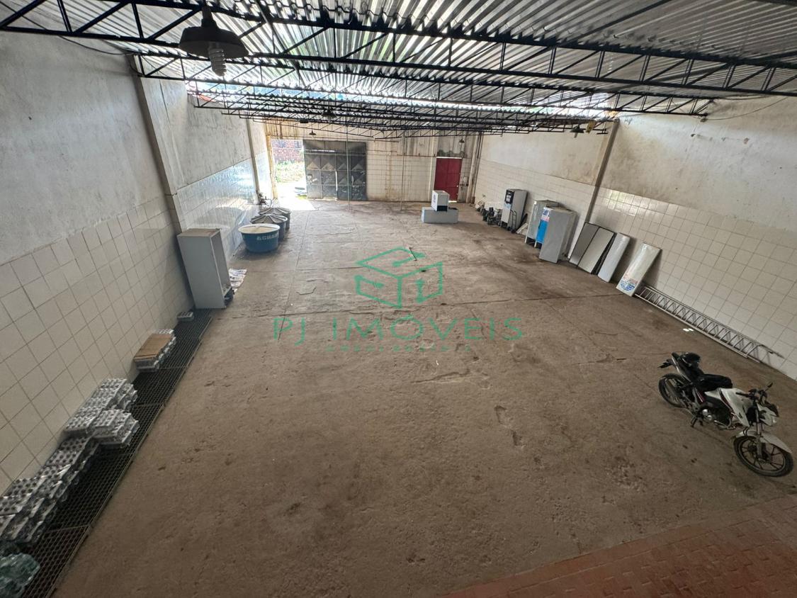 Depósito-Galpão-Armazém à venda com 4 quartos, 400m² - Foto 1