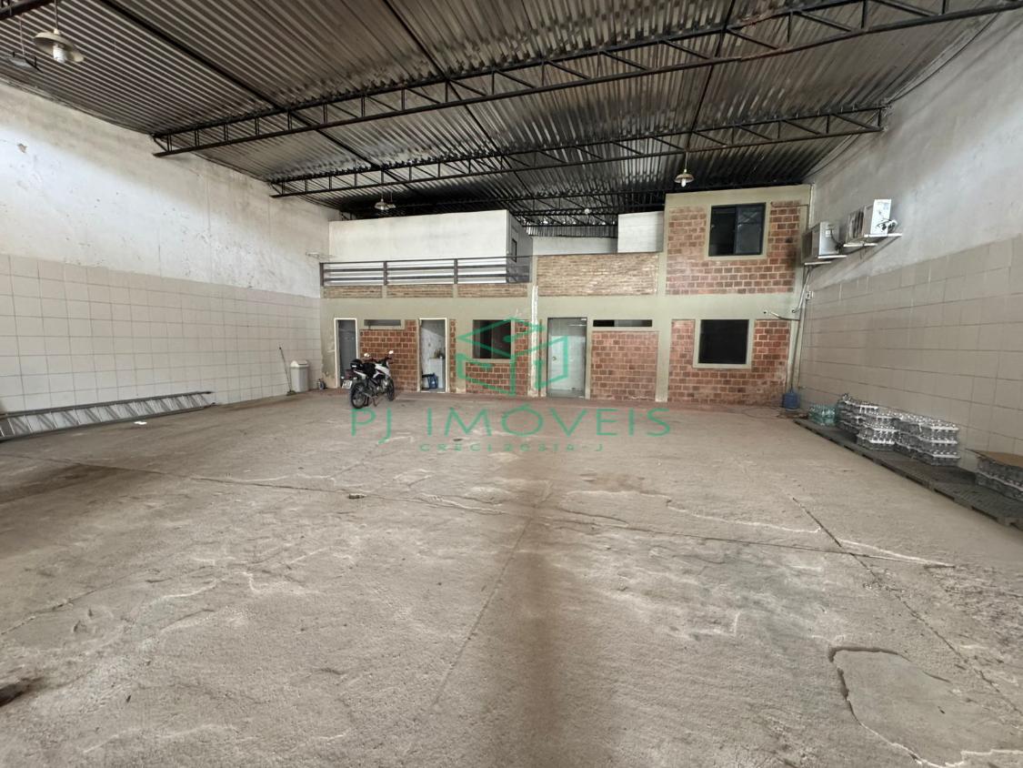 Depósito-Galpão-Armazém à venda com 4 quartos, 400m² - Foto 4