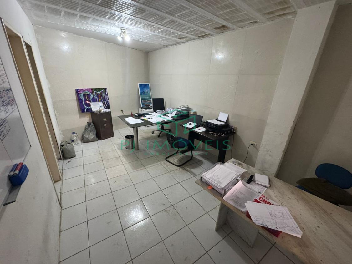 Depósito-Galpão-Armazém à venda com 4 quartos, 400m² - Foto 9