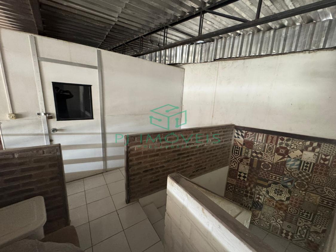 Depósito-Galpão-Armazém à venda com 4 quartos, 400m² - Foto 16