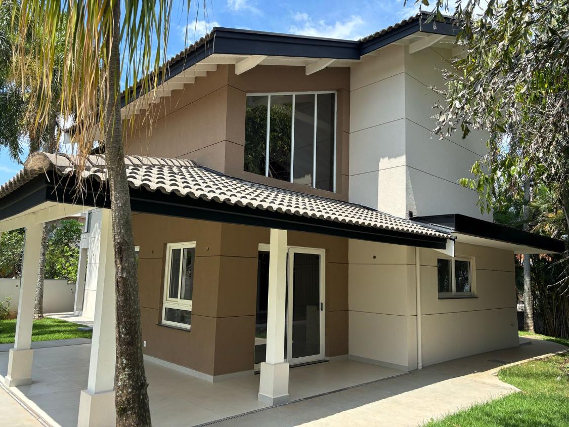 Casa de Condomínio à venda com 4 quartos, 320m² - Foto 1