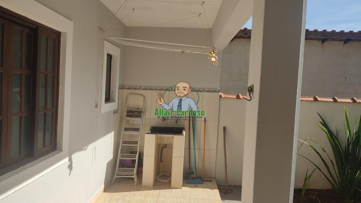 Casa à venda com 2 quartos, 90m² - Foto 4