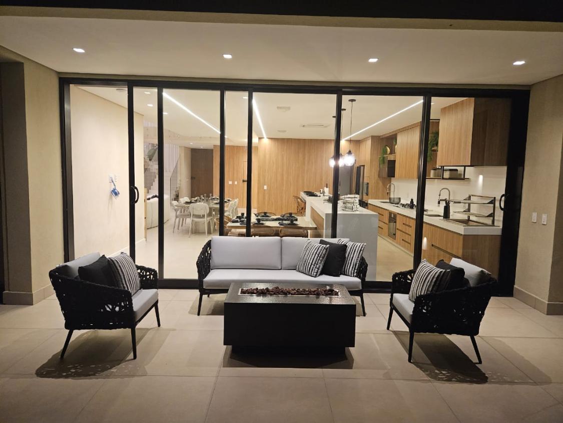 Casa de Condomínio à venda com 4 quartos, 450m² - Foto 17