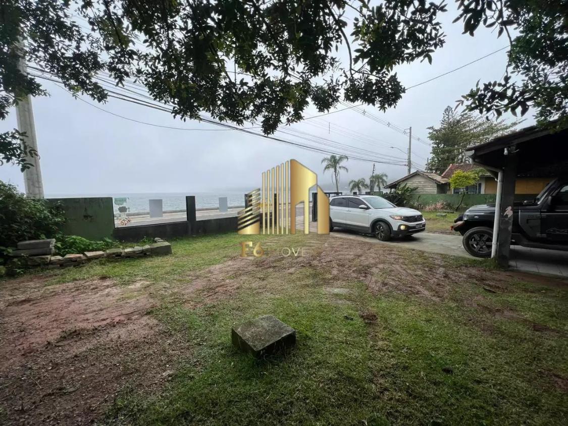 Casa à venda com 4 quartos, 241m² - Foto 2
