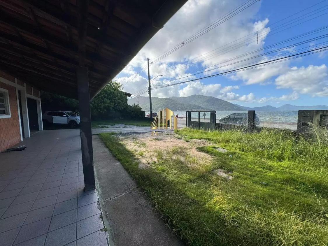 Casa à venda com 4 quartos, 241m² - Foto 3