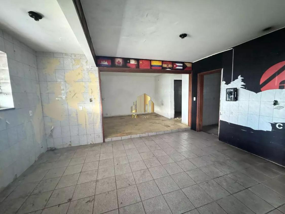 Casa à venda com 4 quartos, 241m² - Foto 10