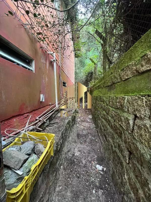 Casa à venda com 4 quartos, 241m² - Foto 24