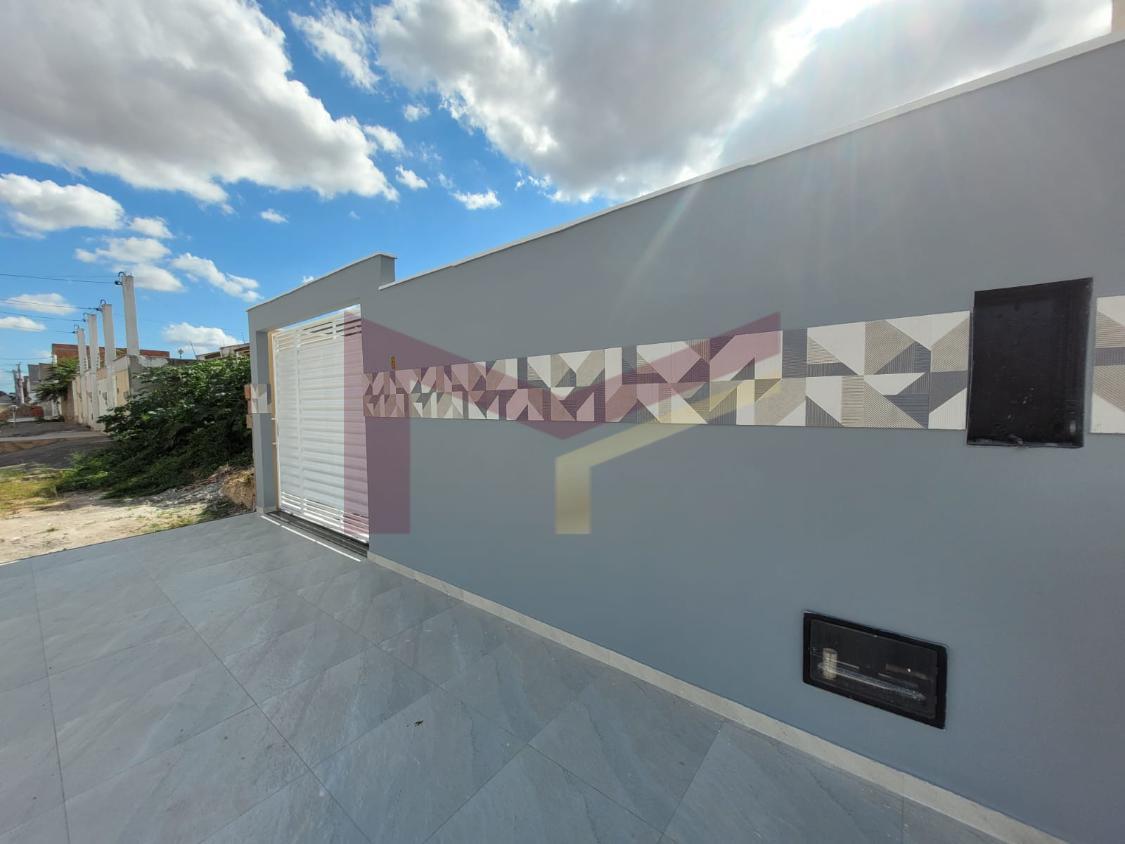 Casa à venda com 3 quartos, 70m² - Foto 1