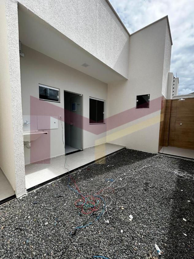 Casa à venda com 2 quartos, 69m² - Foto 11