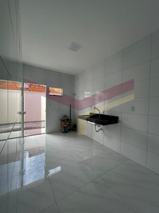 Casa à venda com 2 quartos, 69m² - Foto 10