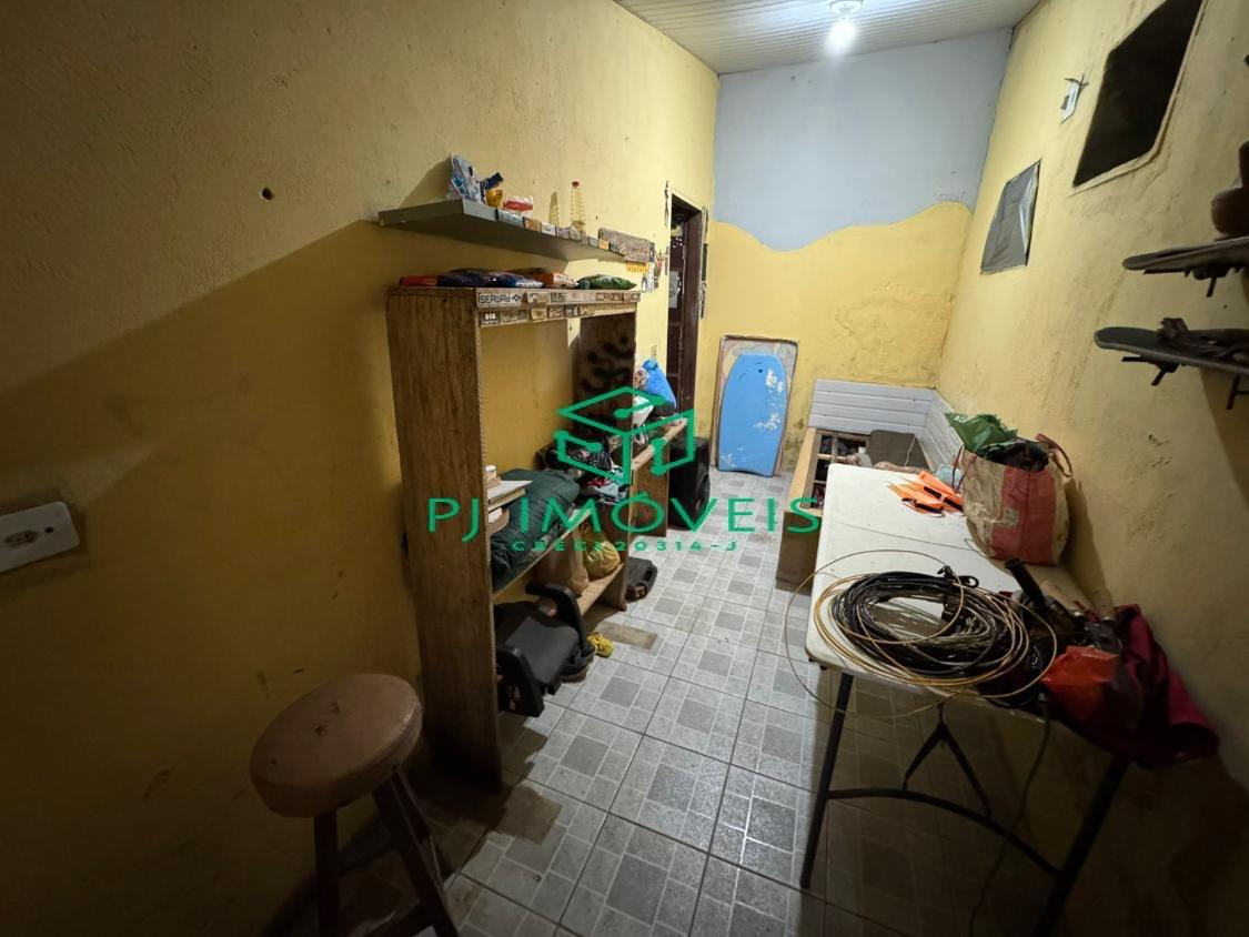 Casa à venda com 4 quartos, 200m² - Foto 13