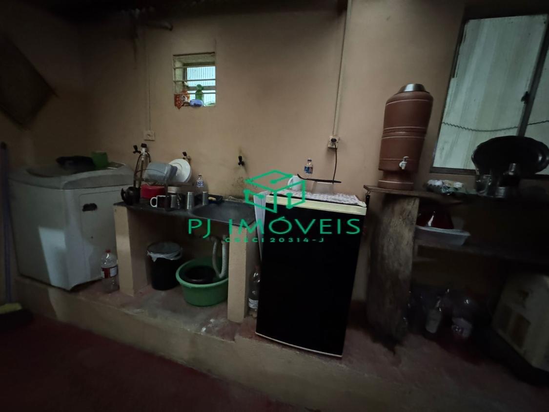 Casa à venda com 4 quartos, 200m² - Foto 16