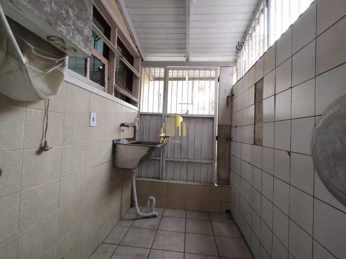Casa à venda com 3 quartos, 250m² - Foto 8