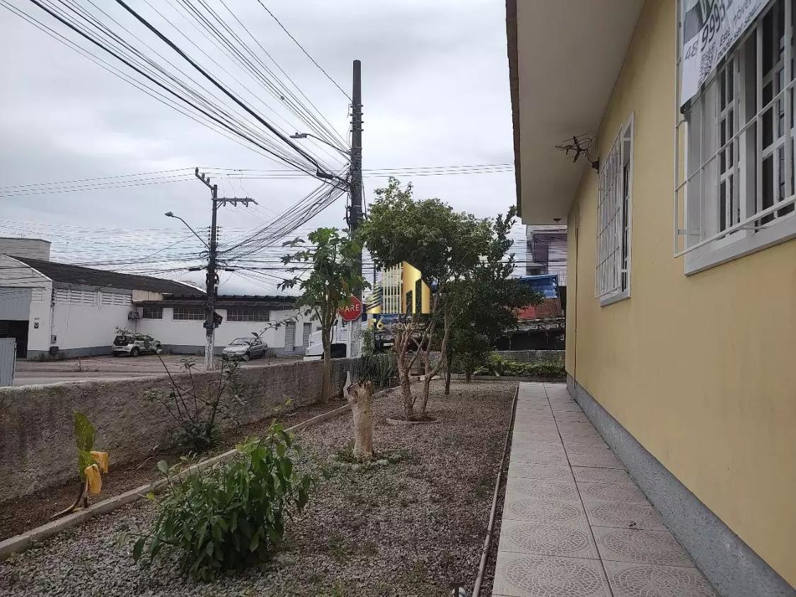 Casa à venda com 3 quartos, 250m² - Foto 13