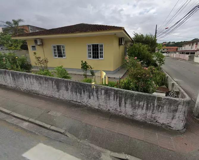 Casa à venda com 3 quartos, 250m² - Foto 1