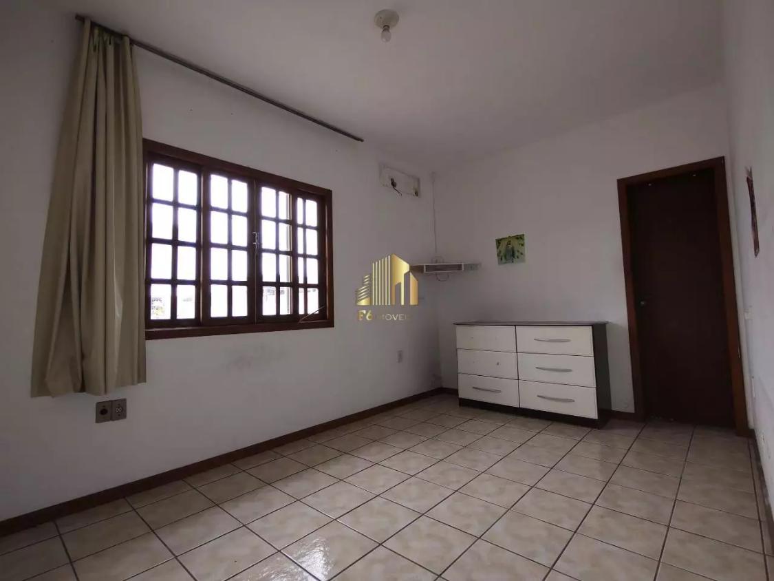 Casa à venda com 3 quartos, 250m² - Foto 16