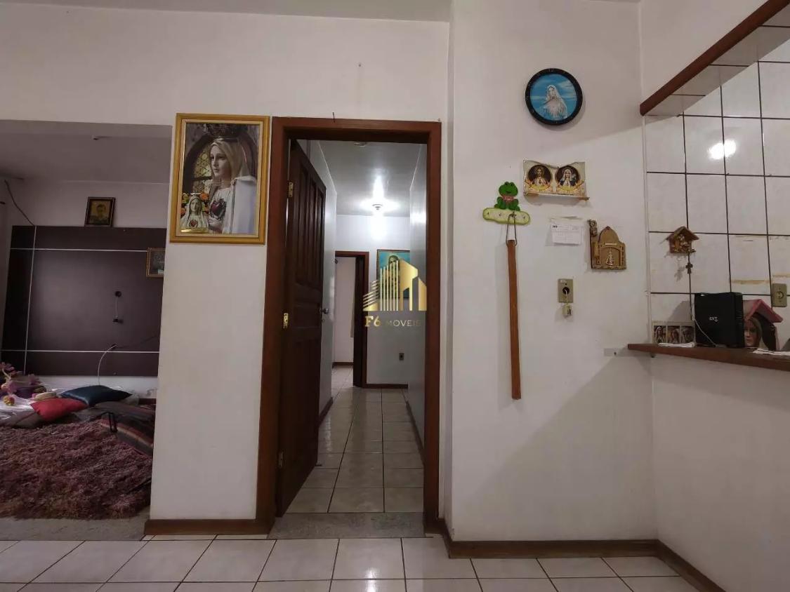 Casa à venda com 3 quartos, 250m² - Foto 17