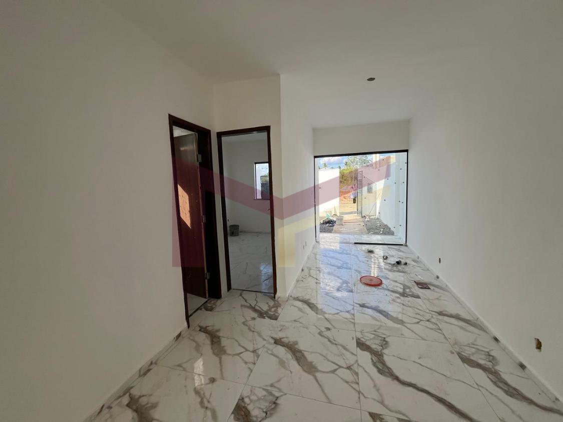 Casa à venda com 2 quartos, 55m² - Foto 4