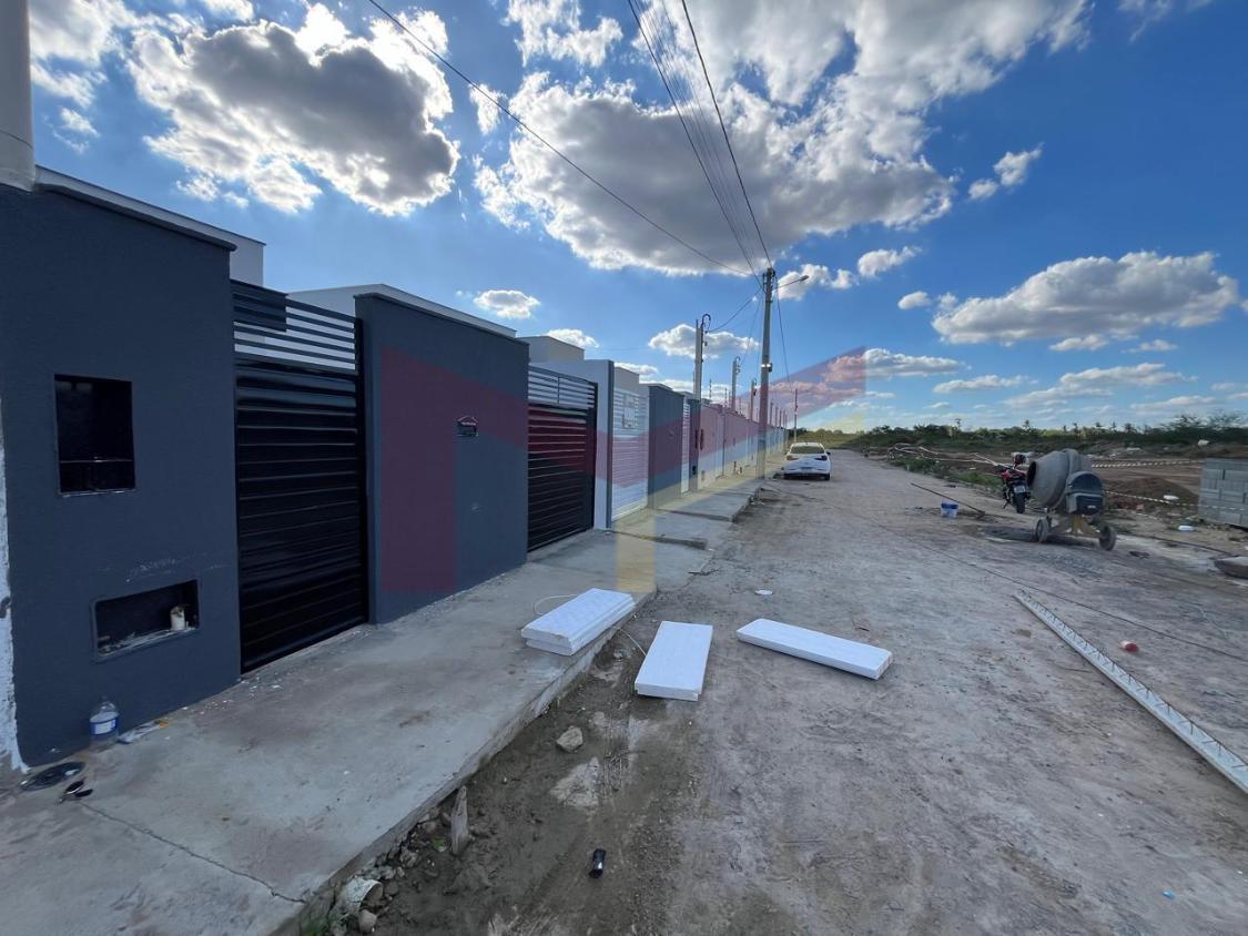 Casa à venda com 2 quartos, 55m² - Foto 1