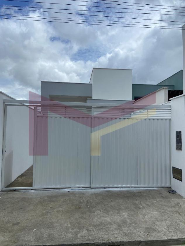 Casa à venda com 3 quartos, 75m² - Foto 1
