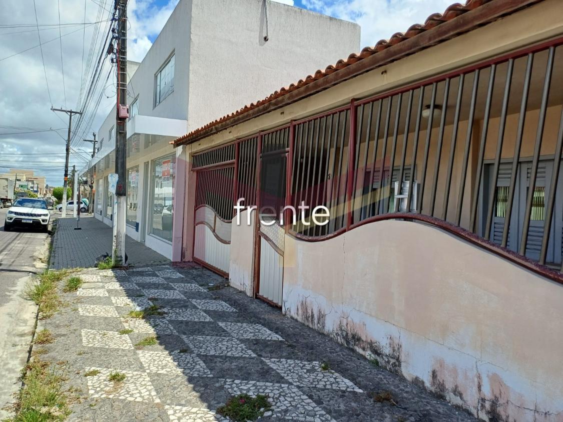 Casa à venda com 4 quartos, 130m² - Foto 3